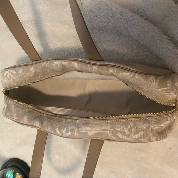 Vintage CHANEL Boston Jacquard Travel Line Handbag - Picture 7 of 10